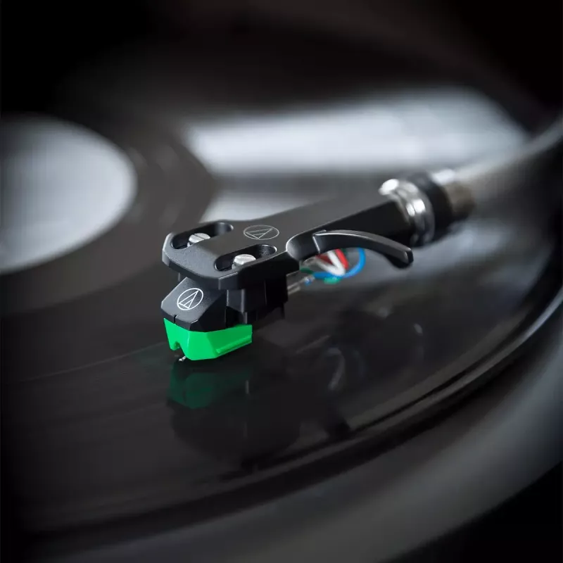 Audio-Technica AT-VM95E/H Tonabnehmer mit AT-HS6BK Headshell vormontiert (schwarz/grün)