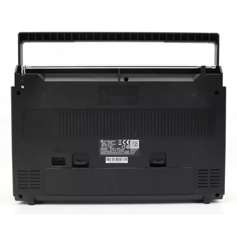 Tragbarer Kassettenspieler Soundmaster RR20SI — FM/MW/KW-Radio, 3 W RMS, 3,5 mm Kopfhörer, Schwarz/Silber