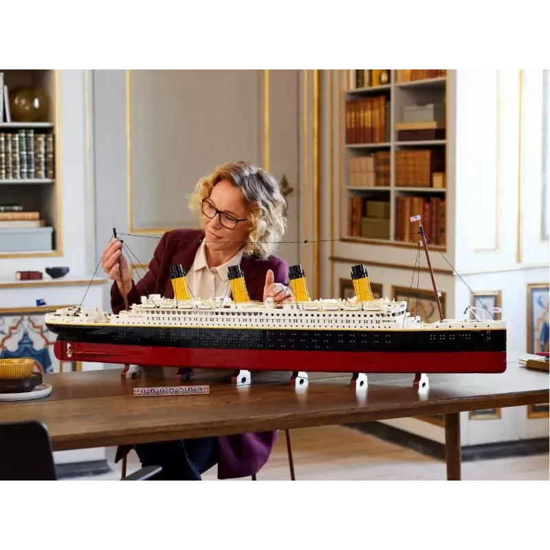 LEGO Bauset ICONS 10294 Titanic Modellnachbildung — 9.090 Teile, 18+