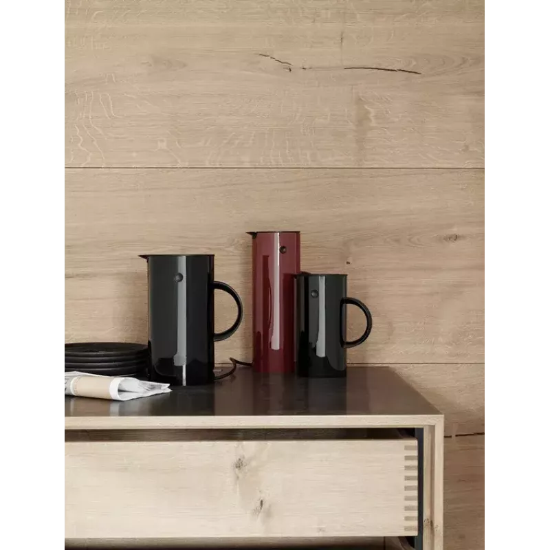 Isolierflasche Stelton EM77 0,5L Schwarz Camping Täglicher Gebrauch