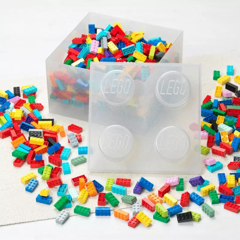 Storage Brick 4 Top Lid Glitter (transparent) von room copenhagen — LEGO-kompatible Aufbewahrungsbox, 4 Noppen, transparent glitzernd