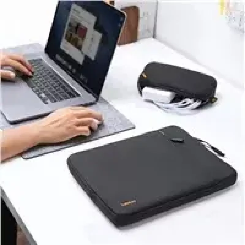 Sleeve Kit Tomtoc TOM-A13-C12D für 13 Zoll MacBook Pro/Air — schwarz