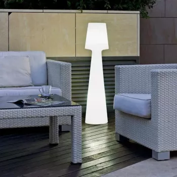 Wiederaufladbare LED-Akku-Leuchte NewGarden Lola 110 RGB Weißlicht – tragbare Innen-/Außenbeleuchtung