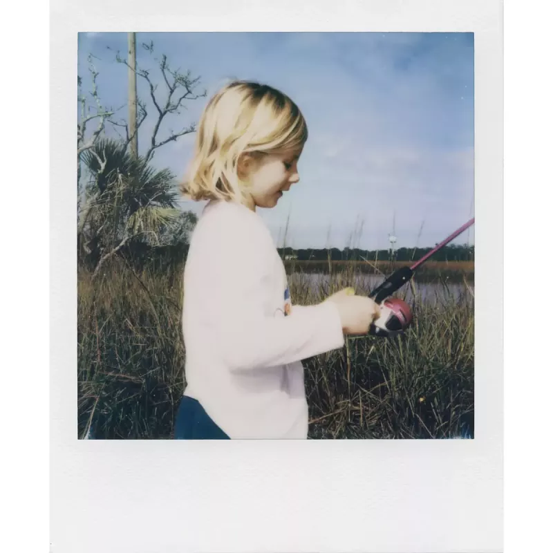Sofortbildkamera POLAROID Now Gen 3 Coral 9156 – analoge Sofortbildkamera, Farbe Coral