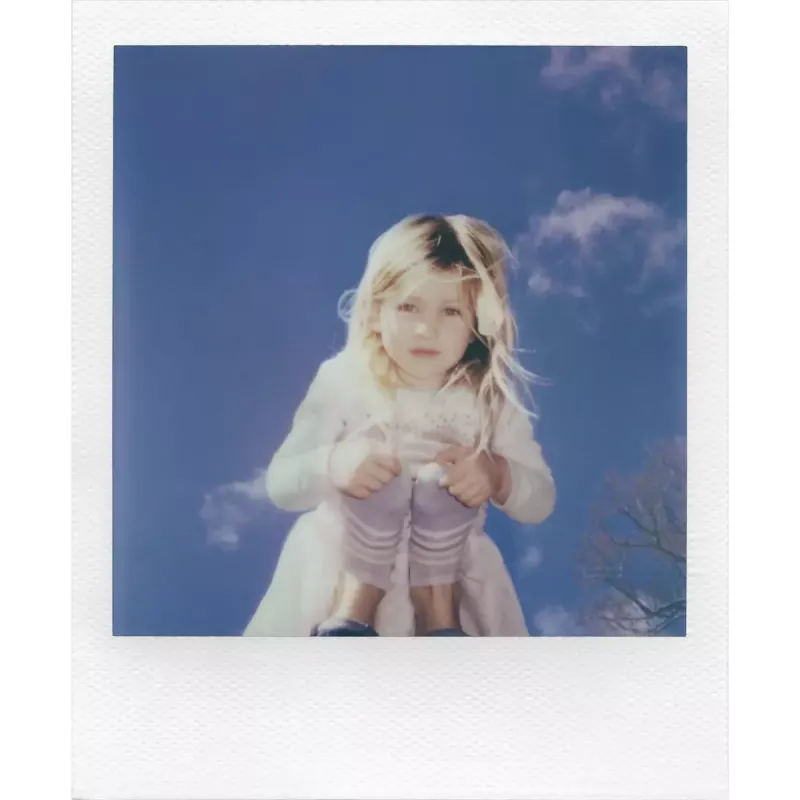 Sofortbildkamera POLAROID Now Gen 3 Gelb — Modell 9158, analoge Sofortbildkamera, integrierter Blitz