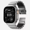NOMAD Stratos Band - Titanarmband für Apple Watch 49mm mit FKM (naturfarbenes Titan, schwarzes FKM)