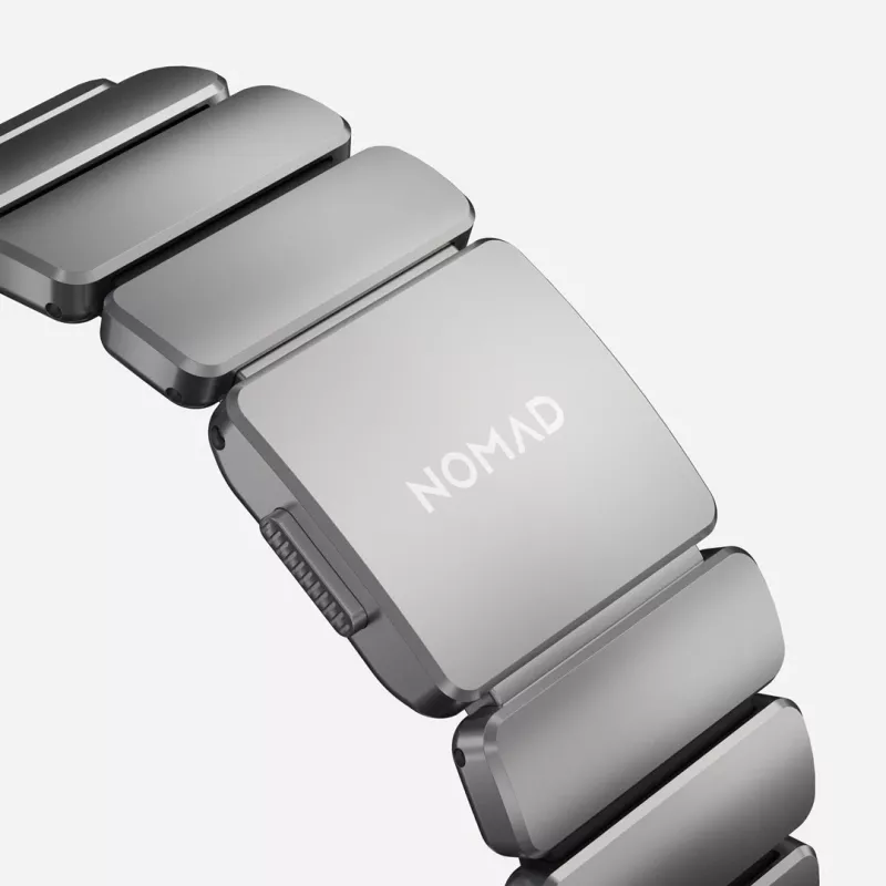 NOMAD Stratos Band - Titanarmband für Apple Watch 49mm mit FKM (naturfarbenes Titan, schwarzes FKM)