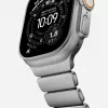 NOMAD Stratos Band - Titanarmband für Apple Watch 49mm mit FKM (naturfarbenes Titan, schwarzes FKM)