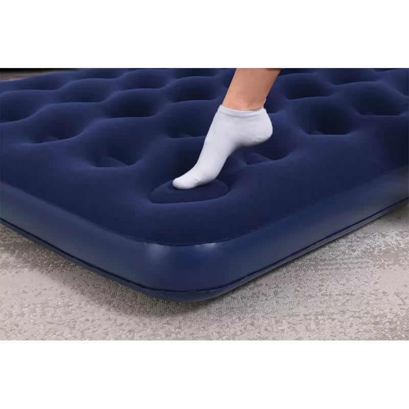 Bestway Luftmatratze Full mit eingebauter Fußpumpe 1,91 m x 1,37 m x 28 cm