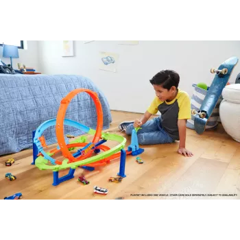 Hot Wheels Action Loop Cyclone Challenge Track Set mit Spielzeugauto im Maßstab 1:64, einfache Aufbewahrung