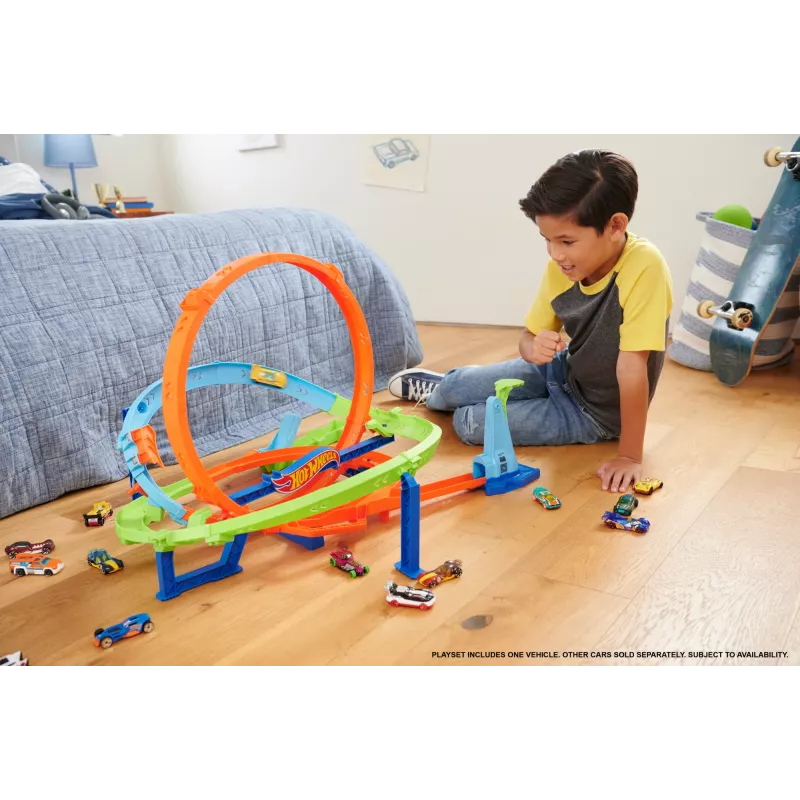 Hot Wheels Action Loop Cyclone Challenge Track Set mit Spielzeugauto im Maßstab 1:64, einfache Aufbewahrung