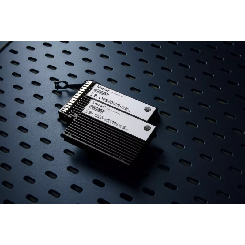 Kingston Technology 30,7 TB DC3000ME U.2 PCIe 5.0 NVMe TCG Opal Enterprise SSD