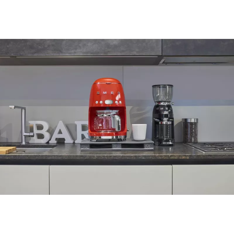 Smeg DCF02RDEU 50's Style Filterkaffeemaschine 10 Tassen 1,4 l Rot