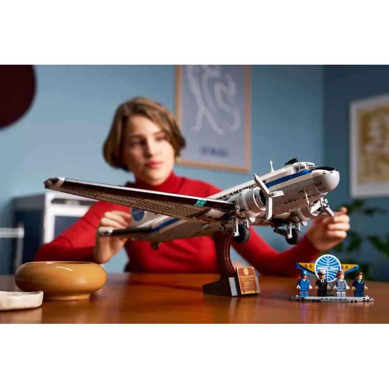 LEGO Icons 11378 Douglas DC-3 PAN AM Passagierflugzeug Bausatz (2500 Teile)