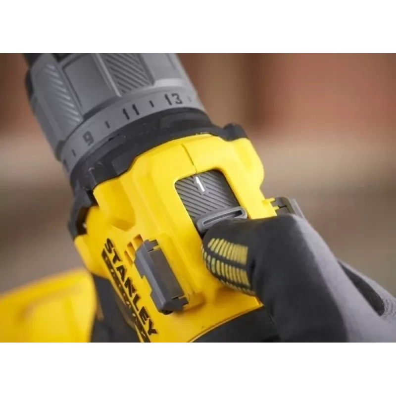 STANLEY FATMAX SFMCD726D2T 18V Bürstenloser Akku-Schlagbohrschrauber (2x 2,0Ah Akkus, Ladegerät, TSTAK-Koffer)