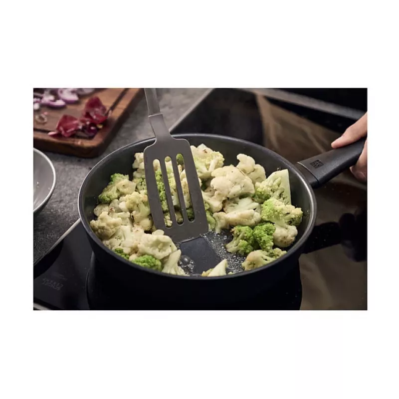 ZWILLING Madura Plus 28 cm Sautierpfanne, Schwarz, Schmiedealuminium, Duraslide Ultra Antihaftbeschichtung, induktionsgeeignet