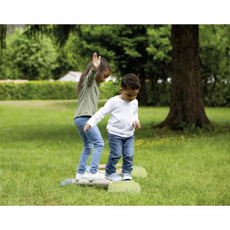 Smoby Life Balance Beam Set für Kinder - 10-teiliger modularer Balancierkurs mit Steinen, Innen/Außen, ab 2 Jahren