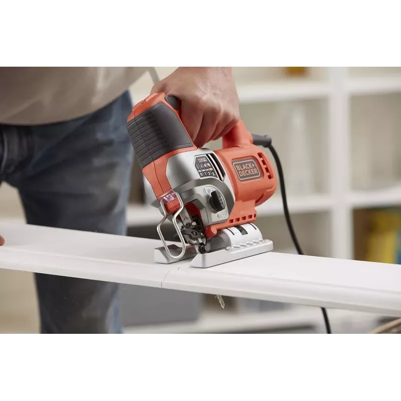 Black & Decker BES610K-QS 650W Pendelhubstichsäge im Koffer