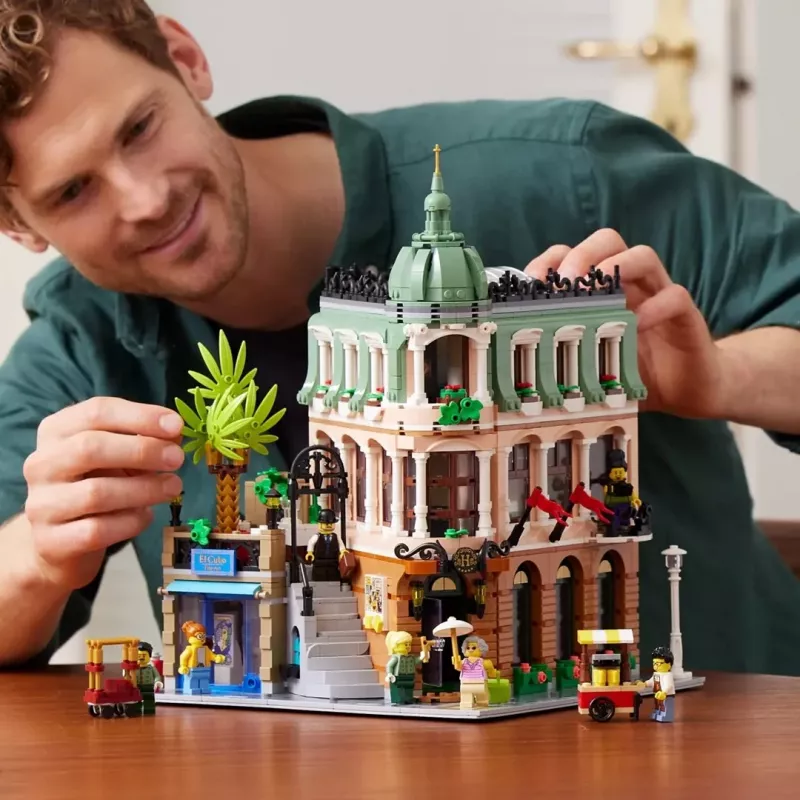 LEGO Icons 10297 Boutique Hotel Modular Building Set (3066 Teile)