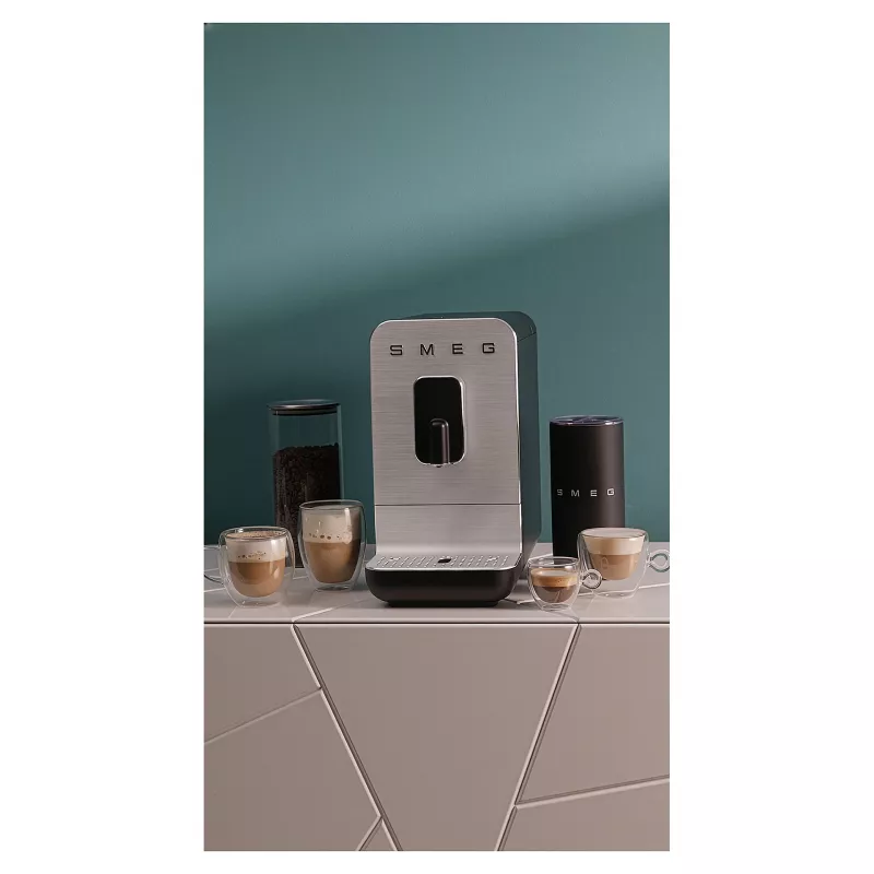 SMEG BCC11BLMEU Kaffeevollautomat mit Dampffunktion, Matt Schwarz