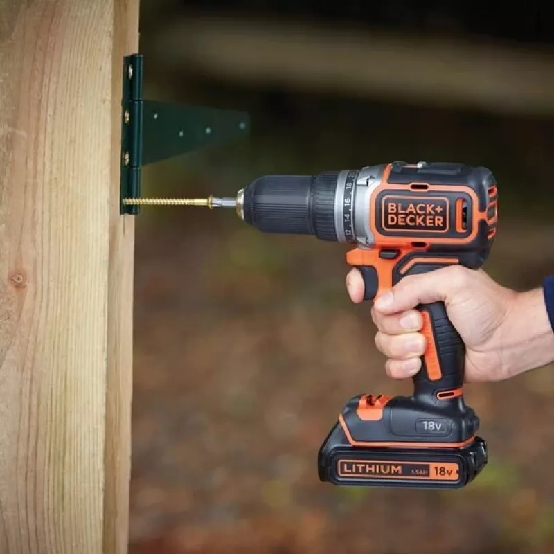 Black & Decker BL186KB-QW 18V Akku-Bürstenloser Bohrhammer 1650 U/min (2x1,5Ah Akkus, Ladegerät, Koffer)