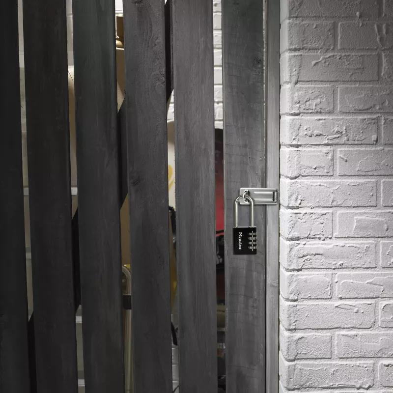 Master Lock 7640EURDBLK Kombinationsschloss 40mm Bügelweite, gehärteter Stahlbügel, 4-stellig resettable, Silber/Grau