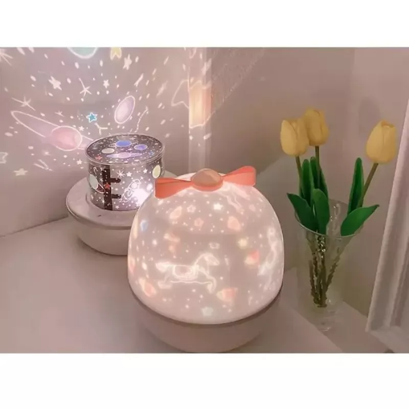 Kiddyz WH-16E Dream Projection Night Lamp (12x12x12 cm) mit 6 Motivfolien, USB-C wiederaufladbar, Weiß