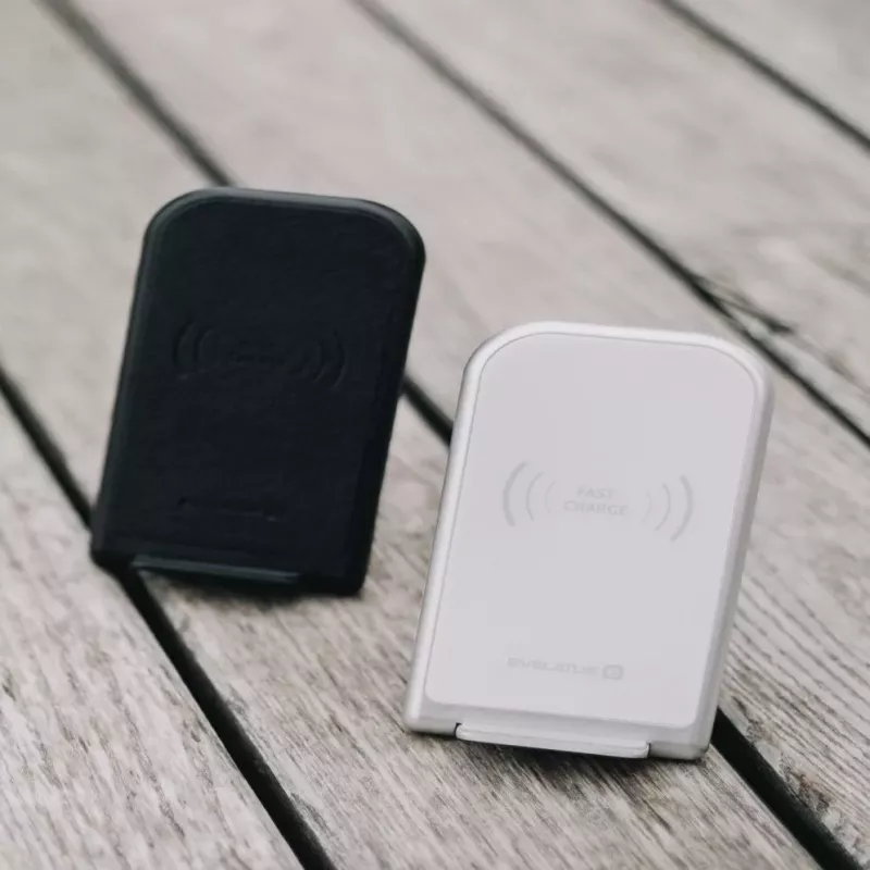 EVELATUS Wireless Desk Charger EWD01 White