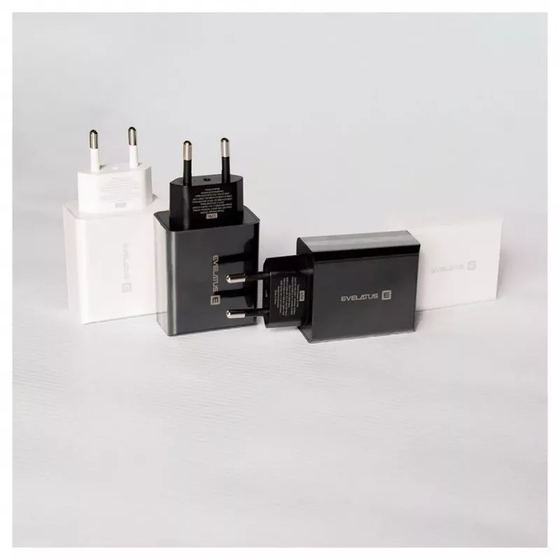 Evelatus ETC06 Reiseladegerät EU-Wand 3 Ports 32W USB-C / USB-A2 Weiß