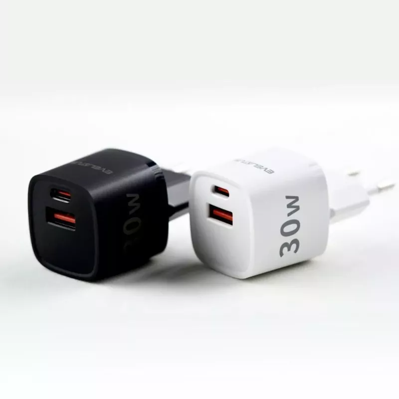 Evelatus USB-A und USB-C 30W Max EU-Ladegerät Weiß