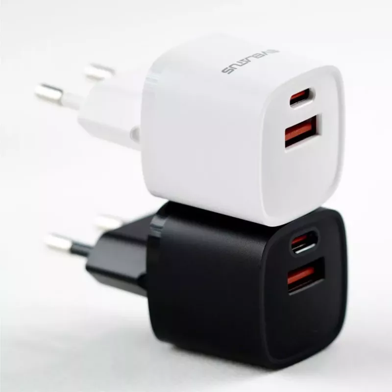 Evelatus USB-A und USB-C 30W Max EU-Ladegerät Weiß