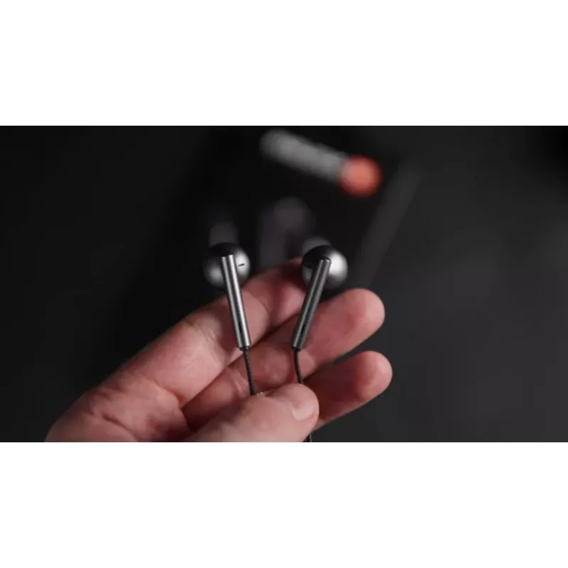 Evelatus Crystal Clear Audio Headphones with 3.5 mm Jack and Microphone CCA-3.5BL Black