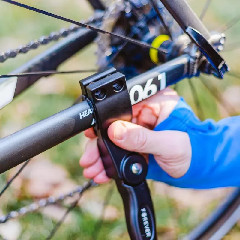 Forever Outdoor Bikes Kickstand - Seitenständer aus Aluminiumlegierung für 24-29 Zoll Fahrräder, Schwarz