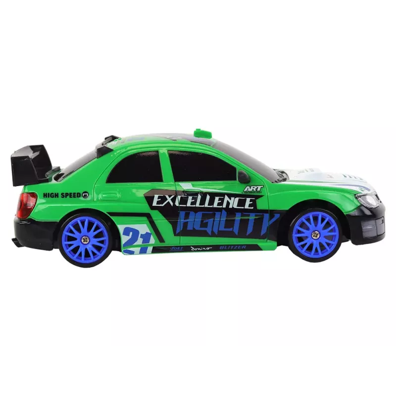 LEAN TOYS ferngesteuerter Sportwagen R/C 1:24 Grün mit wechselbaren Rädern