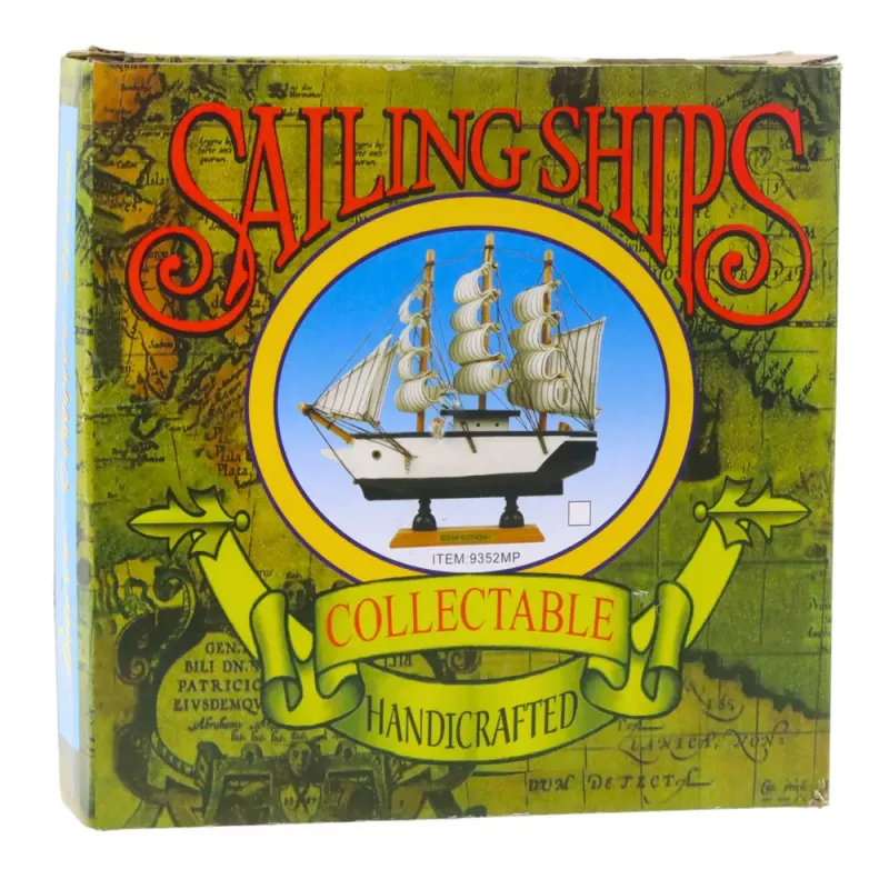 LEAN TOYS Sammlerstück Dekoratives Piratensegelschiff Schwarz 20x20cm