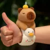 LEAN TOYS Plüsch-Selbstspannendes Armband Gans mit Capybara