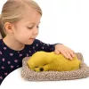 LEAN TOYS Schlafender Labrador-Welpe auf Kissenfigur mit Fell und transparenter Tasche