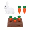 LEAN TOYS Anlily Puppe mit weißem Hasen und Karotten Karottenständer-Set