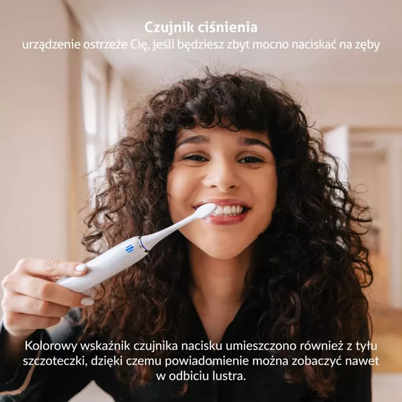 TrueLife SonicBrush Clean70 UV Schallzahnbürste mit UV-Sanitizer, 5 Modi, 3 Bürstenköpfe, Reiseetui, Schwarz