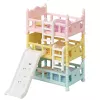 EPOCH Sylvanian Families Etagenbett Triple - Puppenhausmöbel, 3 Ebenen, Weiß mit rosa Akzenten, inklusive Leiter und 3 Matratzen, für Babyfiguren, ab 3 Jahren