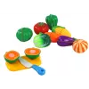 LEAN TOYS Klett-Gemüse im Korb – 8-teiliges Spiellebensmittel-Set mit Teller und Messer