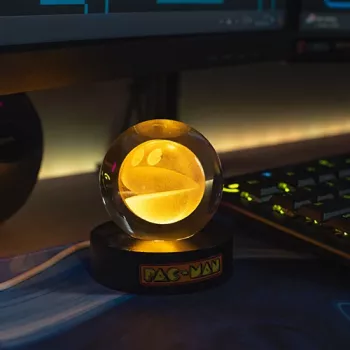FIZZ CREATIONS Pac-Man Kristallkugel LED-Licht USB Retro Dekoration 8cm