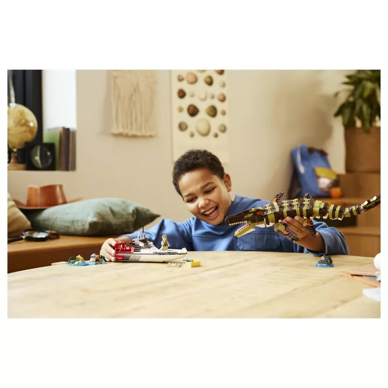 LEGO Jurassic World 76974 Mission auf dem Boot und Mosasaurus-Modell