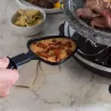 Giles & Posner EK1872GV2VDE Tisch-Stein-Raclette-Grill - 1200W, für 8 Personen, Schwarz/Grau