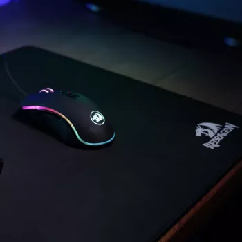 Redragon P032 FLICK XL Gaming-Mauspad - Medium, Schwarz, Mikrogewebe