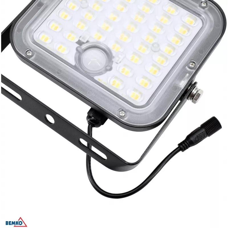 BEMKO SOLPAR Solar LED Flutlicht 10W 1500lm 3000/4000K IP65 Schwarz mit PIR-Sensor