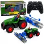 LEAN TOYS RC Green Traktor mit Walze und Bauer 1:24 ferngesteuert
