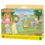 EPOCH Sylvanian Families Adventure Kindergarten Schaukel mit Figur