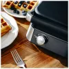Adler AD 3084 Waffeleisen mit LED-Display, 5 Programme, 7 Bräunungsstufen, 1600 W (max. 2400 W), Antihaftplatten, schwarz/silber