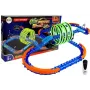 LEAN TOYS Rennstrecke, die im Dunkeln leuchtet, mit Loops und ferngesteuertem Auto